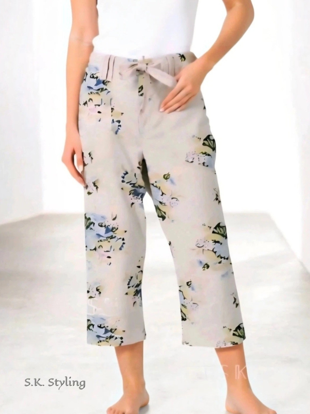 Vtg Gloria Vanderbilt High Waist Crop/Capris Summer Floral Cotton size 6 30x20.5